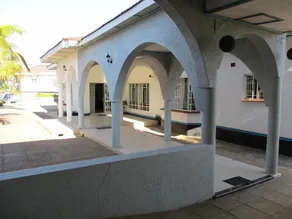 Blue Lagoon Lodge Blantyre - Image 4