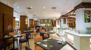 Park Inn by Radisson Shanghai Downtown - Image 3