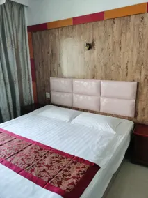 Longqiu Hotel - Image 2