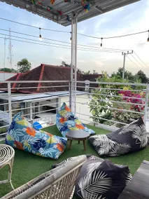 ROOM Ijen Hostel - Image 2