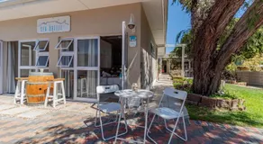 Sea Breeze Guest House - Image 3