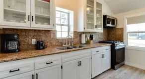 San Fernando Pool home + Large Private Guest House - Image 5