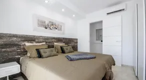 Gorgeous 170 sq.m. penthouse with sea view terraces - Image 2