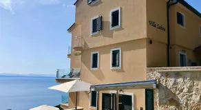 Moderne Familienwohnung mit Panorama-Meerblick - Image 3