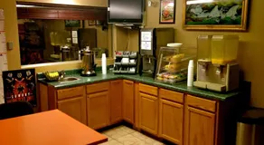 HWY Express Inn & Suites - Image 3
