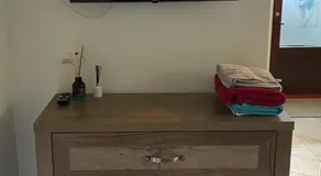 Cool private room - Image 4