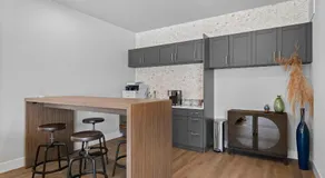 1BR Retreat Near Walmart Campus & AMP & Bike Lift - Image 4