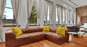 Luxe 220 Suite 6 - Image 3