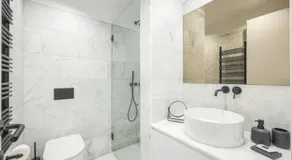 Foz Modern Luxury Sea View Balcony Apartments by LuxiStay - Image 2