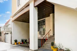 Super OYO Hotel O Indira Nagar - Image 4