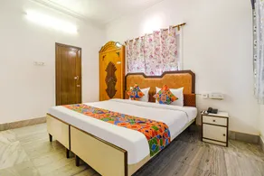 FabHotel Astoria House - Near Central Park - Image 2
