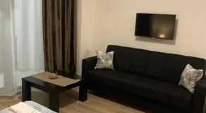 Luxe Apartment - Image 2