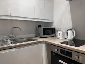 Comfy Ground Floor Suite In Maidstone | Book Now - Image 3