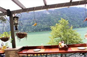 Lakeside Inn - Image 5