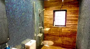 Dreamy space with caved pool - Image 5