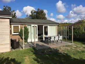 Holiday home with private garden by the sea - Image 4