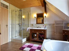 Spacious Apartment in Kastahn with Terrace - Image 4