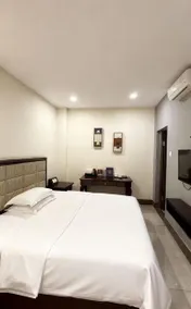 Golden Holiday Business Hotel - Image 4