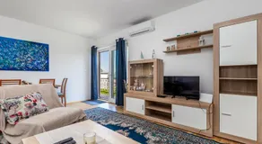 Apartment Roza, sea view, free parking - Image 2