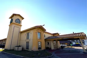 Townhouse Garden Inn & Suites San Antonio I 35 - Image 5