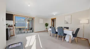 Granton River View Home Near Hobart CBD Parking - Image 4