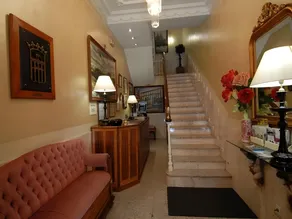 Hostal Plaza - Image 2