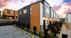 Brand New 3BR Family Townhouse & 500m to Train & Gated Community &Free Parking - Image 4