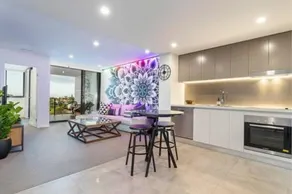 Inner city 1 bedroom Apartment with Rooftop pool and Parking - Serain Residences - Image 3