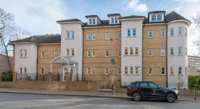The Loft Award-Winning Penthouse 2 Bed 2 Bath Free Secure Parking Balham SW12 - Image 4