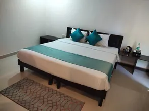 HOTEL SQUARE INN Cosmopolitan - Image 1