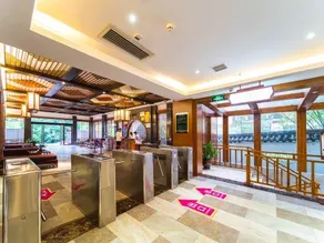 Qiangui Liuguang Hot Spring Hotel - Image 5