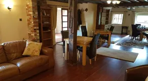 The Pelican Guesthouse - Image 2