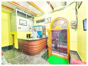 Goroomgo H.R. Guest House Near Kashi Vishwanath Temple Varanasi - Image 3