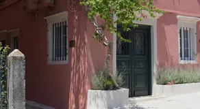 Mon Repos Liston Suites - Image 3