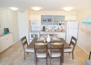 Tower 2 Suite 1208 -QQE condo - Image 2