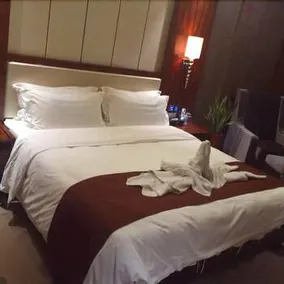 Huafeng Huatian Holiday Hotel Ningxiang - Image 5