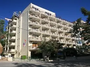 Saturn Hotel - Image 3