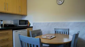 Apartment 1, Phoenix Flats - Image 4