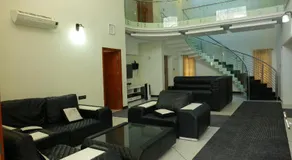 Shamrock Home Stay (5-Bedroom Bungalow) - Image 3