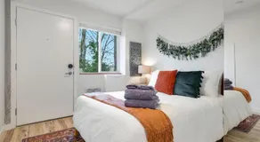 Perch - Pigeon Point Hideaway: Beautiful West Seattle 2BR Home - Image 2