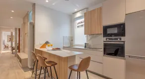 Charming 2-Bed Apartment in Conde Duque Madrid - Image 5