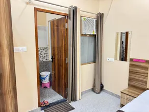 Hotel Shree Radha Raman - Image 5