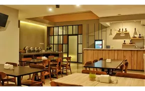M Hotel - Image 3