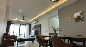Spacious Comfy 8pax, 3 Bedroom, 2 Car Park, The Landmark - Image 5