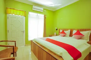 Orange Hotel - Image 2