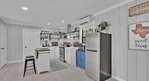 Rustic Star Farmhouse at Moonlight Getaway - Image 5