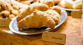 Leres Pastry Hotel - Image 5