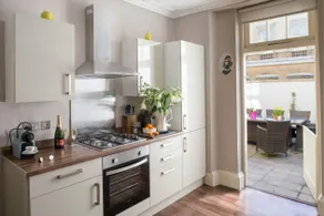 Harry’s Townhouse - Image 3