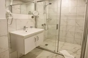 First Joy Hotel - Image 2