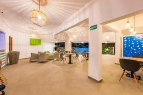 Azur Paradise Hotel & Rooftop Bar - Image 5